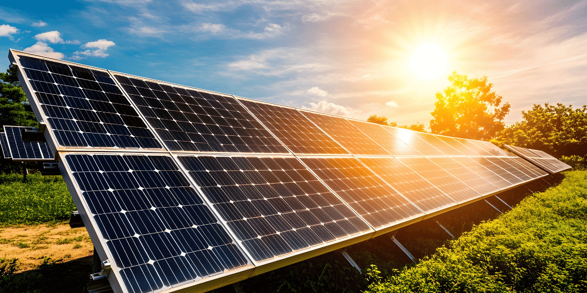 ソーラー併用 - ソーラーパネルとポータブル電源